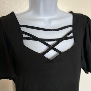 Daytrip. Black Strappy Top. Size Large